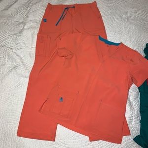 Carhartt scrub set medium top and bottom